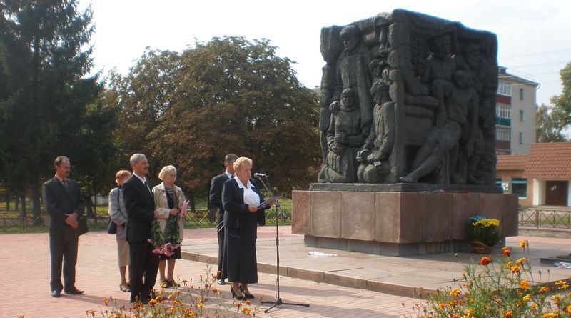 Вшанування пам’яті жертв Корюківської трагедії 1943 р.: відновлення історичної справедливості