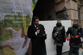 Митці і журналісти захищають в Києві унікальну садибу художника