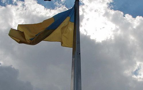 Міліція відмовилася порушувати кримінальну справу за наругу над прапором України в Черкасах