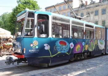 Громадський транспорт Львова брендують до Чемпіонату Європи