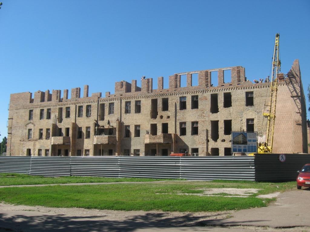 У центрі Чернігова казарму облаштують під будинок з автономним опаленням