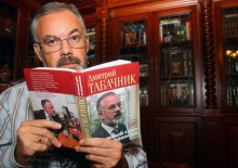 Табачник заявив, що заборонив «ґвалтувати» школи українськими підручниками