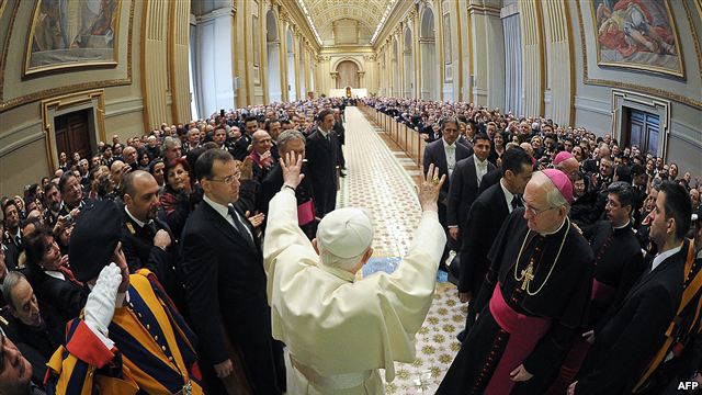 Шокуюче зречення Папи Римського Бенедикта Шістнадцятого. Вперше за 600 років