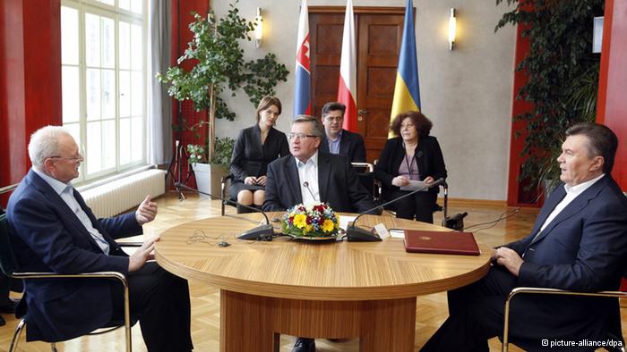 Достукатися до Януковича: остання спроба Варшави