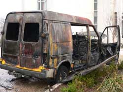У Севастополі загорівся мікроавтобус