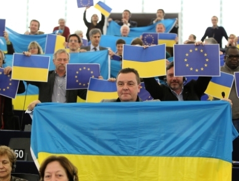 Європарламент: можливі нові вибори та посередництво ЄС в Україні