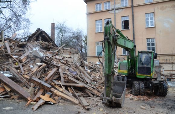 У Львові знищили пам’ятку архітектури. Відео