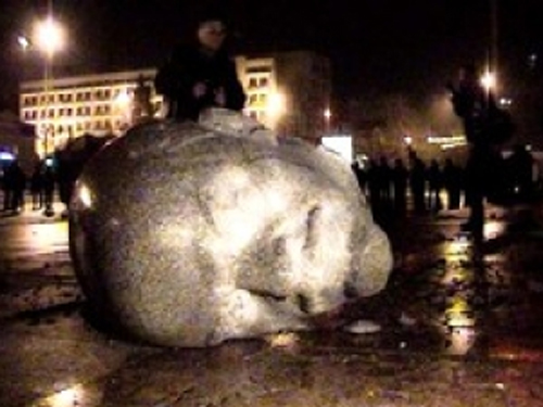 На Полтавщині виявлено безголового Леніна. Фото