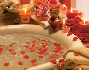 День Святого Валентина. Романтичний вечір у ванній кімнаті…
