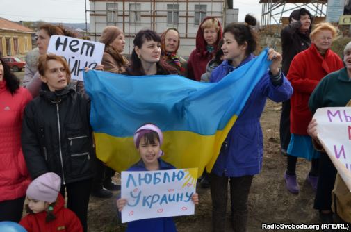 У Криму розпочалися акції протесту проти російської агресії. Відео