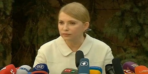 Тимошенко підтримує Порошенка... по-своєму