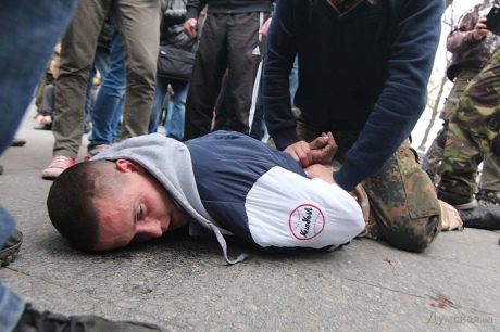 Самооборона Майдану затримала в Одесі сепаратистів. Фото