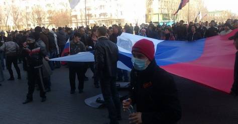 У Луганську проходить марш миру під гаслом: «Єдність. Правда. Мир. Свобода». Відео