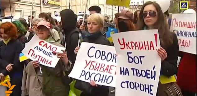 Україна засуджує переслідування росіян, які підтримують Україну (ВІДЕО)
