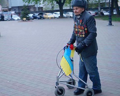 Ветеран-патріот з Одеси отримав сучасну коляску від користувачів соцмереж (фото, відео)