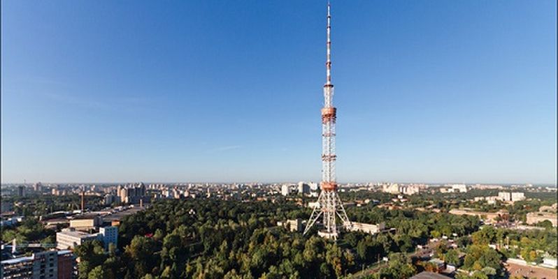 Мовлення телеканалів відновлено, пожежу біля Київської телевежі локалізували. Відео