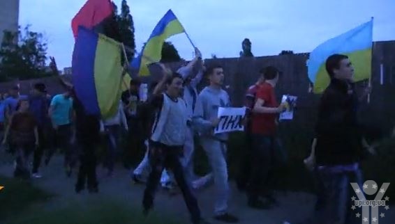 В Сумах студенти пройшли ходою «За єдність України» (ВІДЕО)