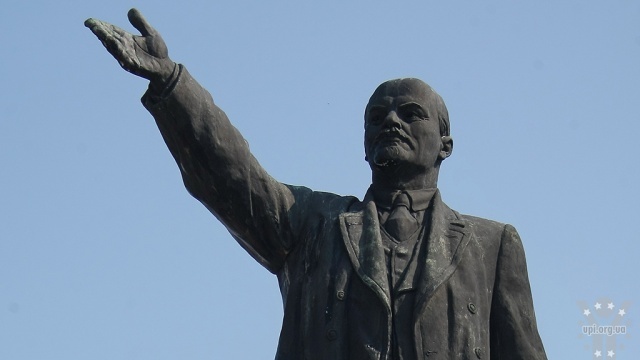 Чернігівщина знімає з обліку пам'ятники Леніну