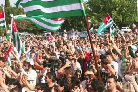 У самопроголошеній республіці Абхазія Майдан не розходиться