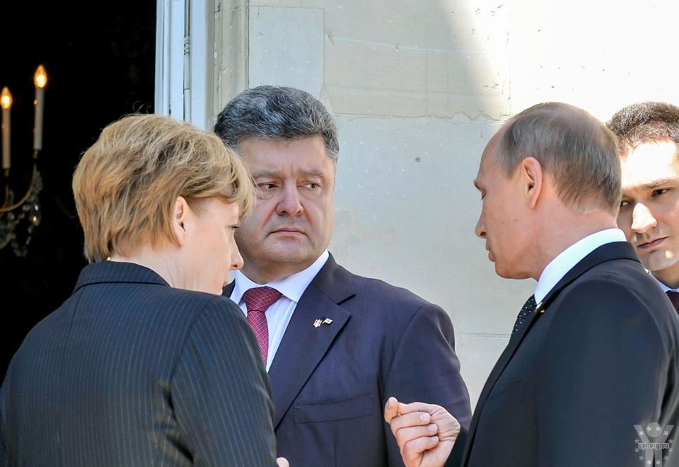 Порошенко домовився з Путіним про проведення переговорів щодо мирного врегулювання ситуації на сході України