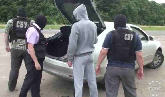 На Сумщині затримано авто із сепаратистськими газетами «Новороссия». Відео