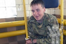 Терористи допитували українську жінку-офіцера, але вона мужньо трималася... Відео