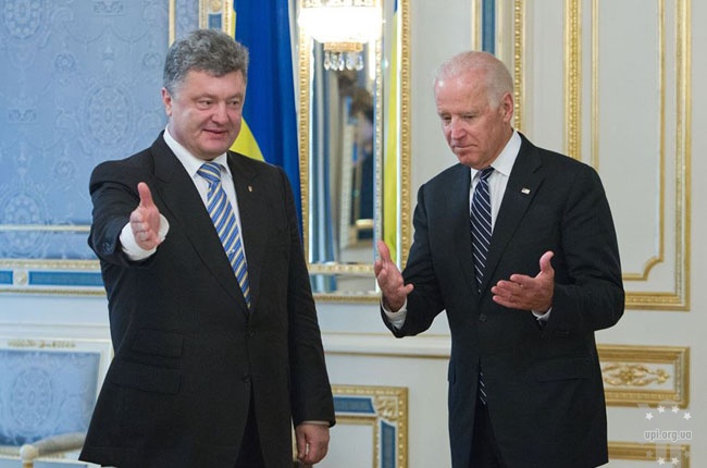 Глава української держави обговорив з Віце-президентом США ситуацію на сході України