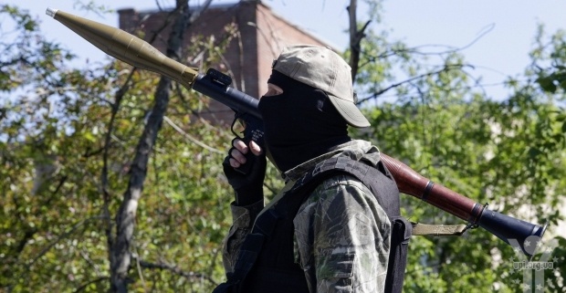 Терористи за ніч двічі обстріляли позиції української армії в зоні проведення АТО