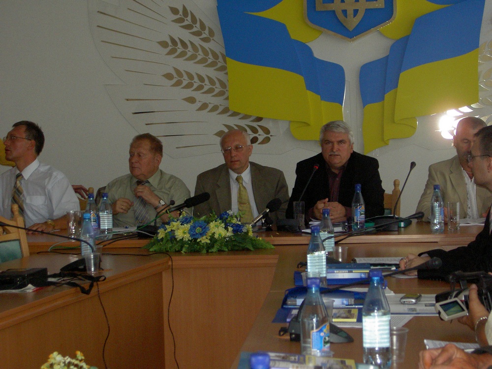 Відносини НАТО–Україна в контексті підтримки державної безпеки та збереження сталого демократичного розвитку: регіональні аспекти