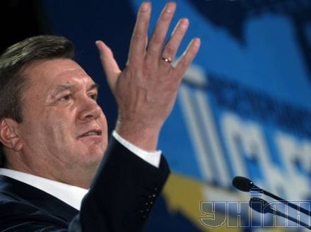 Сєвєродонецьк-2: Януковичу вручили пакет і він пообіцяв «глибоке розчарування»…