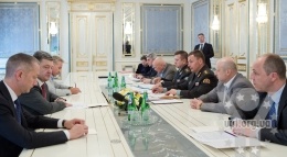 Президент України провів нараду з керівниками силових структур