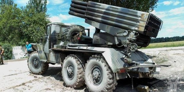 Російські військові залишили біля українського кордону колону бойової техніки