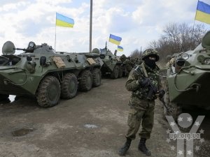 Українські військові на Донбасі проводять стратегію блокування великих міст і оточення терористів