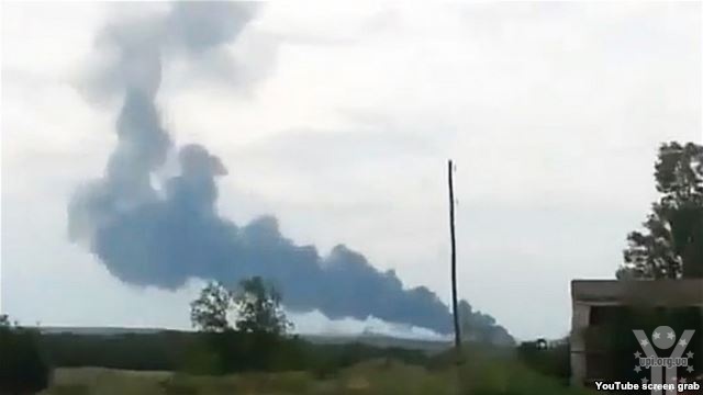 Пасажирський літак проросійські бойовики збили із зенітно-ракетного комплексу «Бук», отриманим від Путіна. Відео