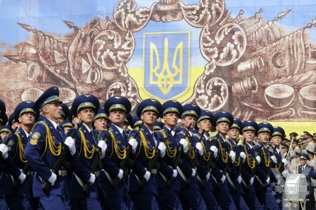 Досить дивитися паради Путіна у Москві – пора проводити власні паради у Києві