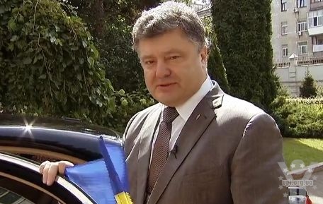 Порошенко схвалив акцію з українським прапором на висотці в Москві і закликав підтримати цю ініціативу (ВІДЕО)