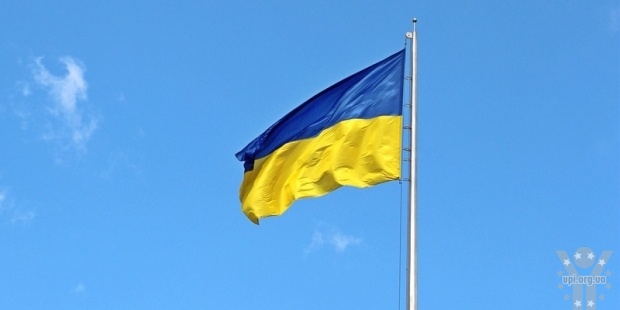 У центрі Іловайська бійці АТО встановили синьо-жовтий прапор