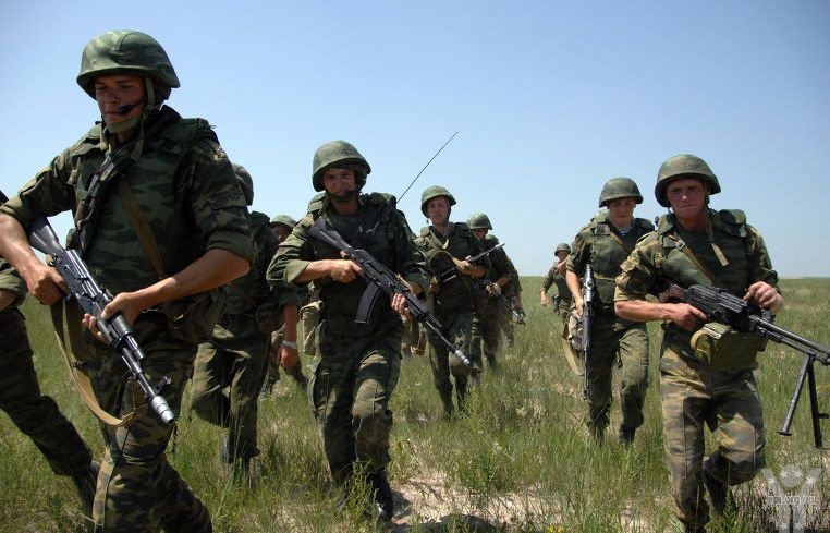 Російські військові в окупованому Криму готуються до боїв з українською армією