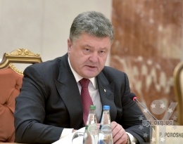 Петро Порошенко закликав колег по Мінській зустрічі підтримати стратегію мирного майбутнього України