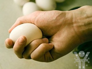 У Харкові учасників проросійського мітингу закидали яйцями