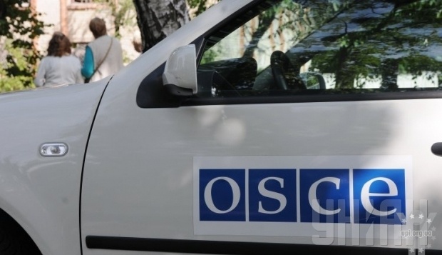 Спостерігачі ОБСЄ потрапили під обстріл під Донецьком