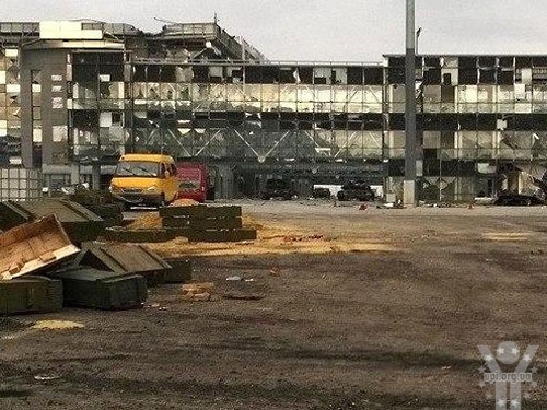Донецький аеропорт здатен приймати літаки з озброєнням та військовою технікою