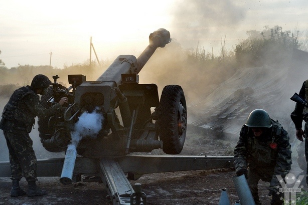 Ситуція в зоні АТО: терористи продовжують вести хаотичний вогонь, українські артилеристи знищують техніку бойовиків