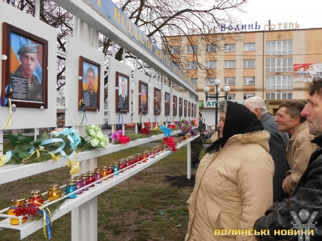 В Україні встановили 124 меморіальні дошки, присвячені героям війни