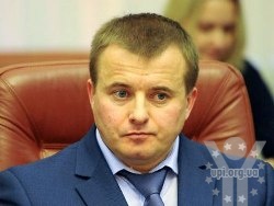 Яценюк обіцяє звільнити міністра енергетики та вугільної промисловості, якщо той не відновить контроль над міністерством