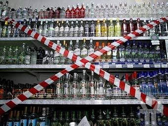 У Чернігові продають алкоголь після 22-ї, попри заборону міськради. Відео