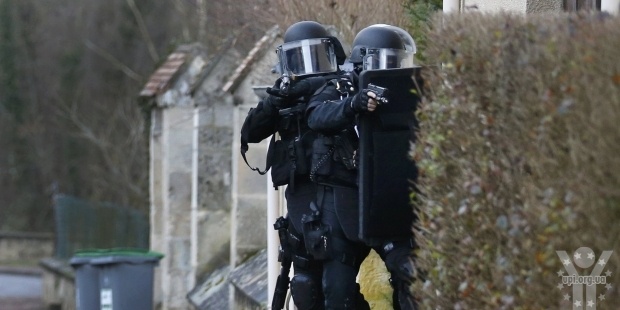 Французькій поліції не вдалося врятувати життя кількох заручників, які перебували в руках терориста в Парижі