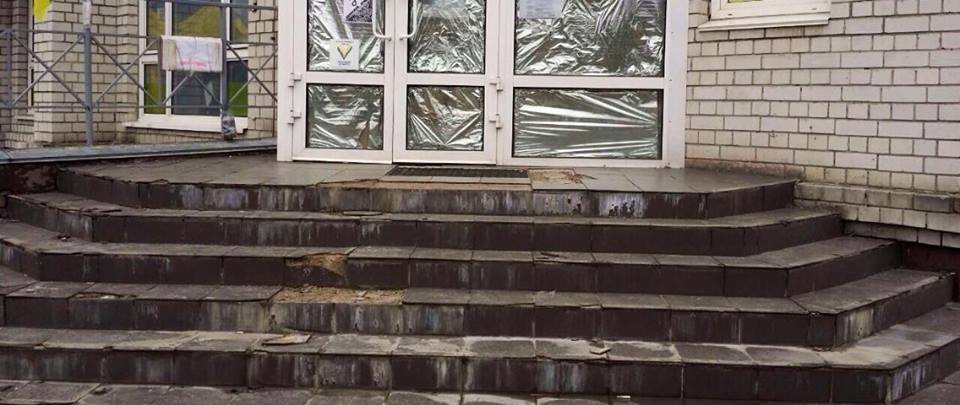 Невідомі особи стріляли в офіс волонтерської організації в Києві