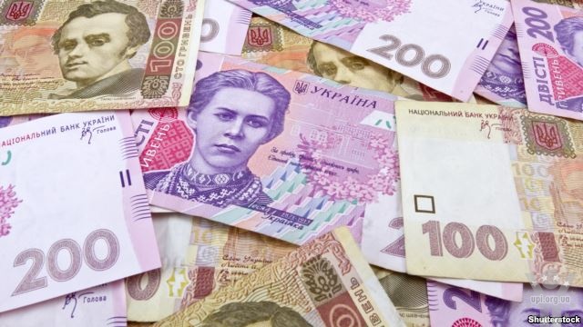 Долар офіційно коштує вже понад 23 гривні
