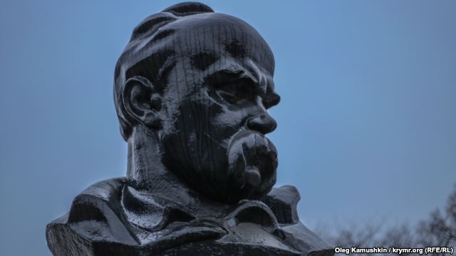 Україна святкує 201-у річницю від дня народження Тараса Шевченка